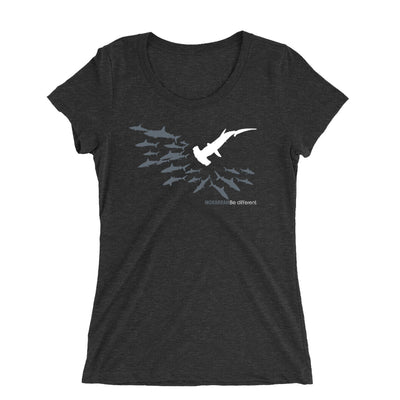 Tee shirt plongée femme col large requin marteau noir