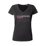 Tee shirts à col V pour femme life is better with sharks noir