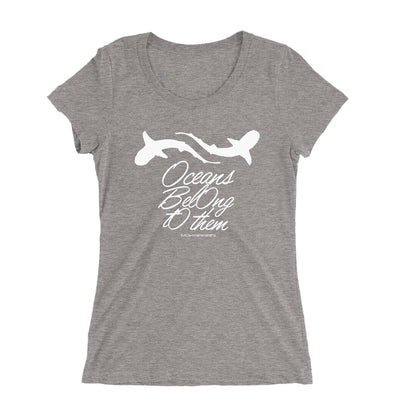 Tee shirt plongée décolleté pour femme requins oceans belong to them gris