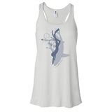 Dos nageurs plongée femme requins et nageuse blanc