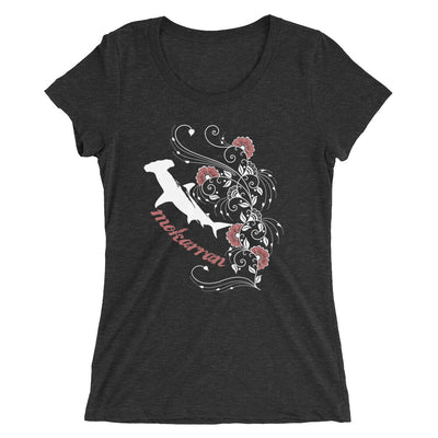 t-shirt plongée femme col large grand requin marteau noir