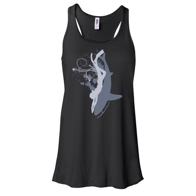 Dos nageurs plongée femme requins et nageuse noir