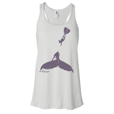 Dos nageurs plongée femme baleine à bosse et plongeur blanc