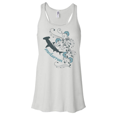 Dos nageurs plongée femme grand requin marteau blanc