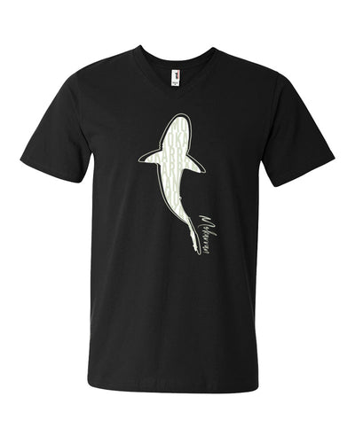 Tee shirt plongée col v homme requin noir