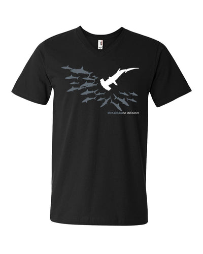 Tee shirt plongée col v homme requin marteau noir