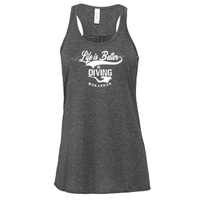 Dos nageur plongée femme life is better in diving gris