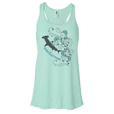 Dos nageurs plongée femme grand requin marteau vert