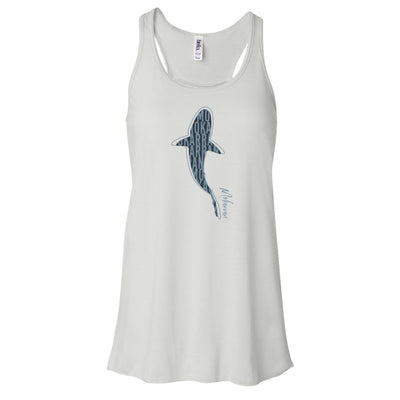 Dos nageur plongée femme requin mokarran blanc