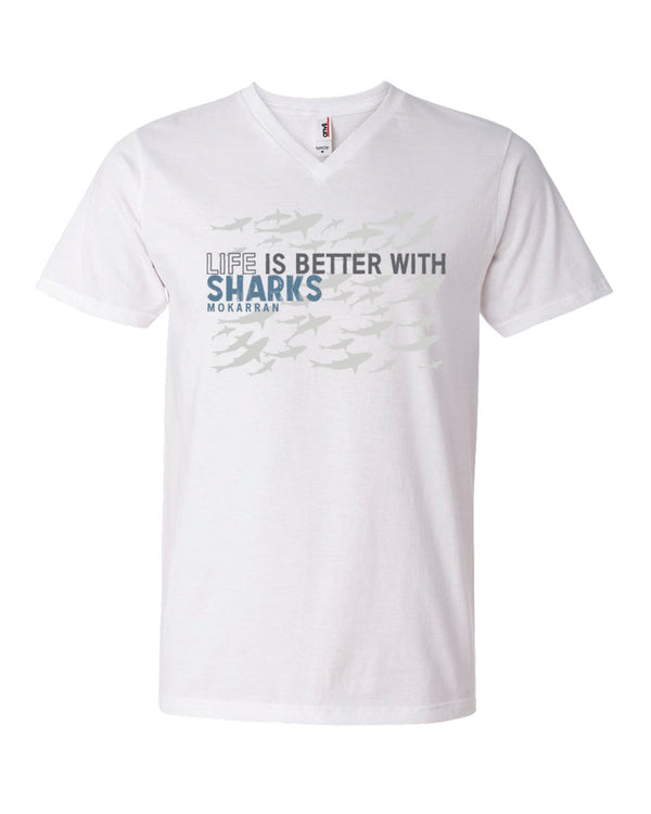 Tee shirt plongée col v homme life is better with sharks blanc